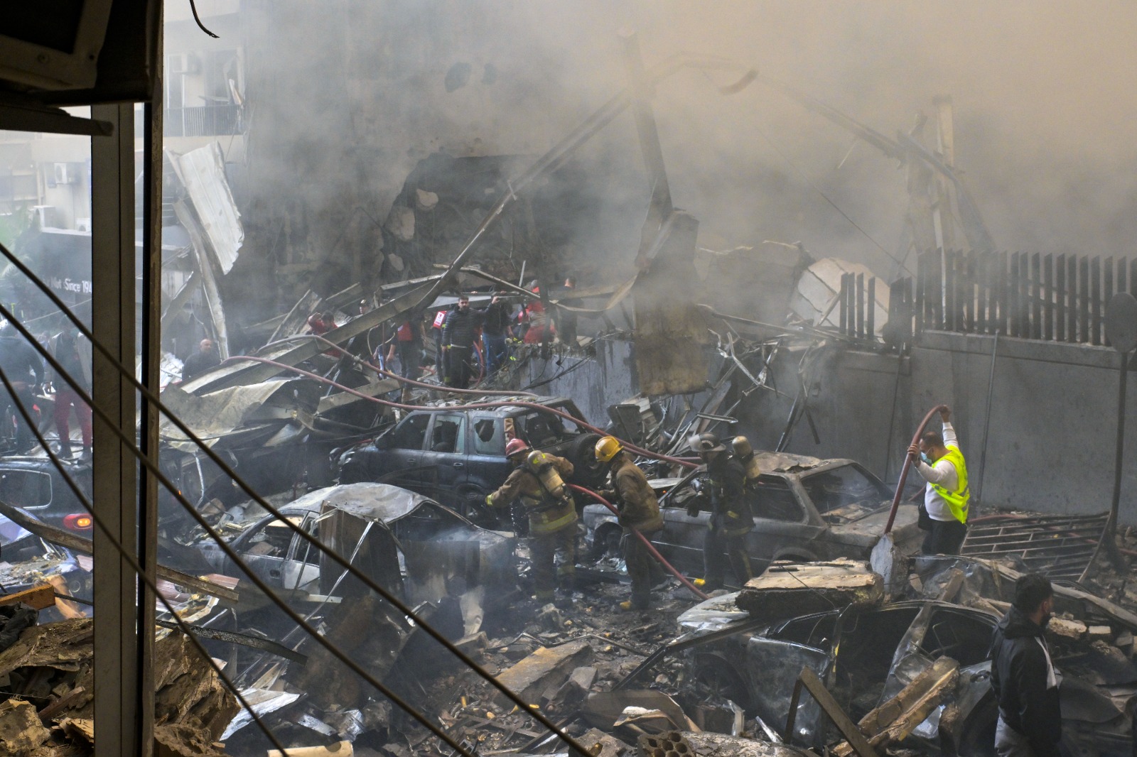 المشهد في بيروت (تصوير نبيل إسماعيل).