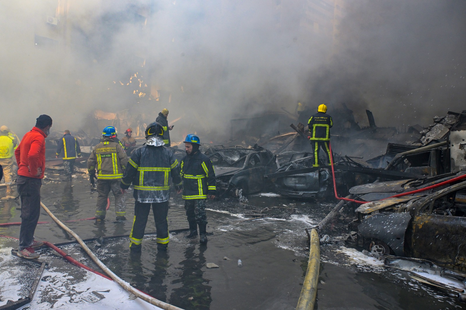 المشهد في بيروت (تصوير نبيل إسماعيل).