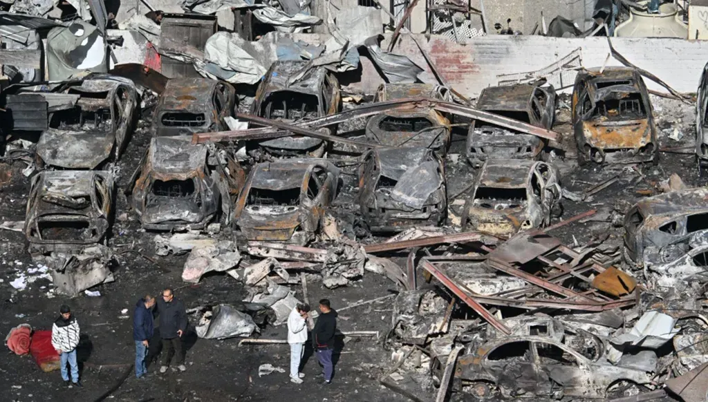 مجزرة كورنيش المزرعة: 6 صواريخ سقطت وقصص تُروى عن جثث وأشلاء وموت مرّ من هنا