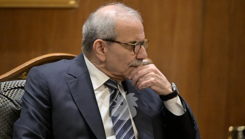 نواف سلام كما بدا خلال لقائه نبيه بري في عين التينة (بعدسة الزميل نبيل إسماعيل).