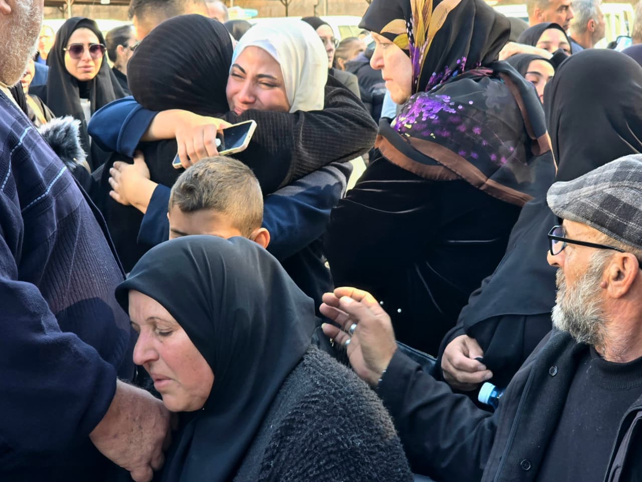 تشييع شهداء من عناصر أمن الدولة الذين استُهدفوا في النبطية (أحمد منتش). 