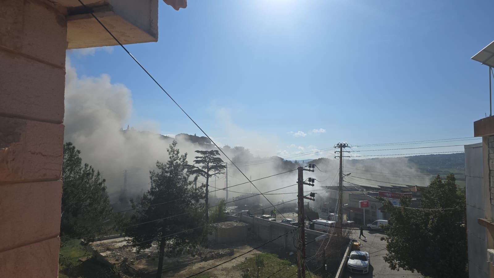 مقابل مستشفى تبنين. 