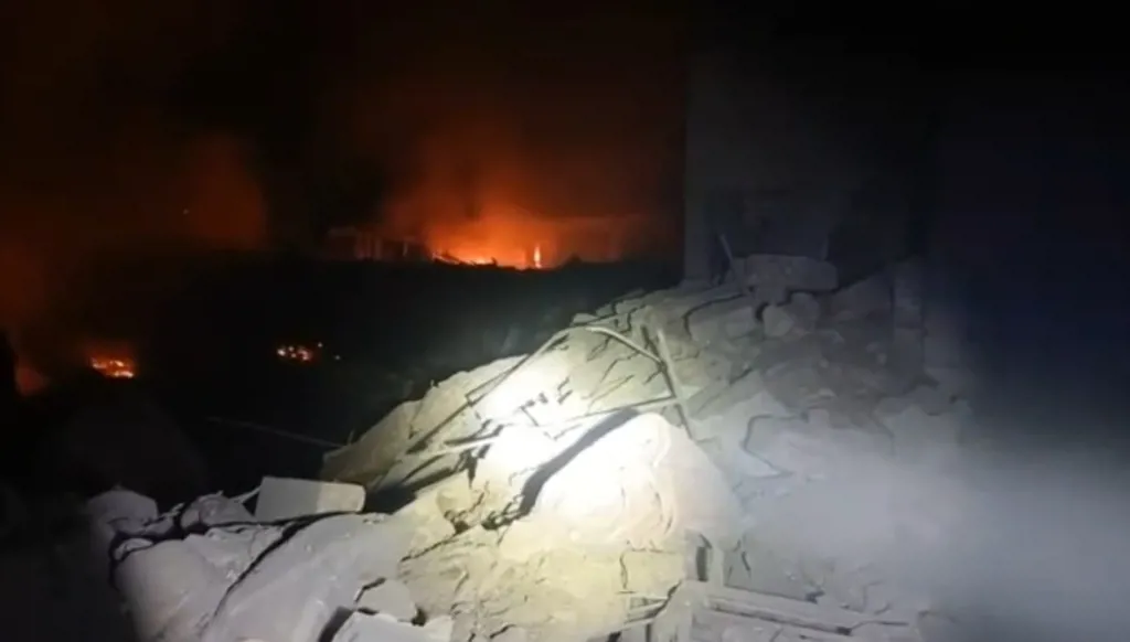 De violents raids israéliens ont frappé Qana, faisant 5 victimes et causant d’importantes destructions aux abords de la municipalité ; 6 victimes ont également été signalées à Maaroub.