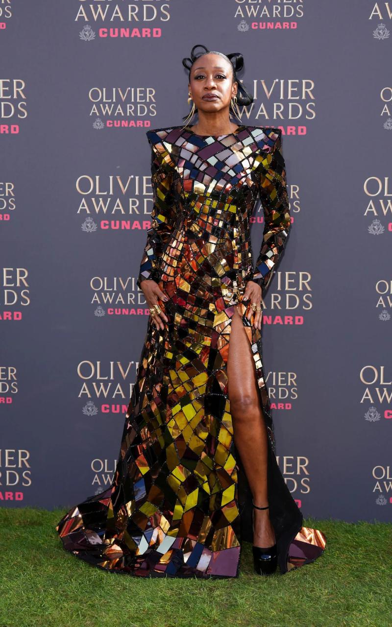 خالد ومروان يثبتان حضورهما العالمي في جوائز لورنس أوليفييه 2026 (المكتب الإعلامي)