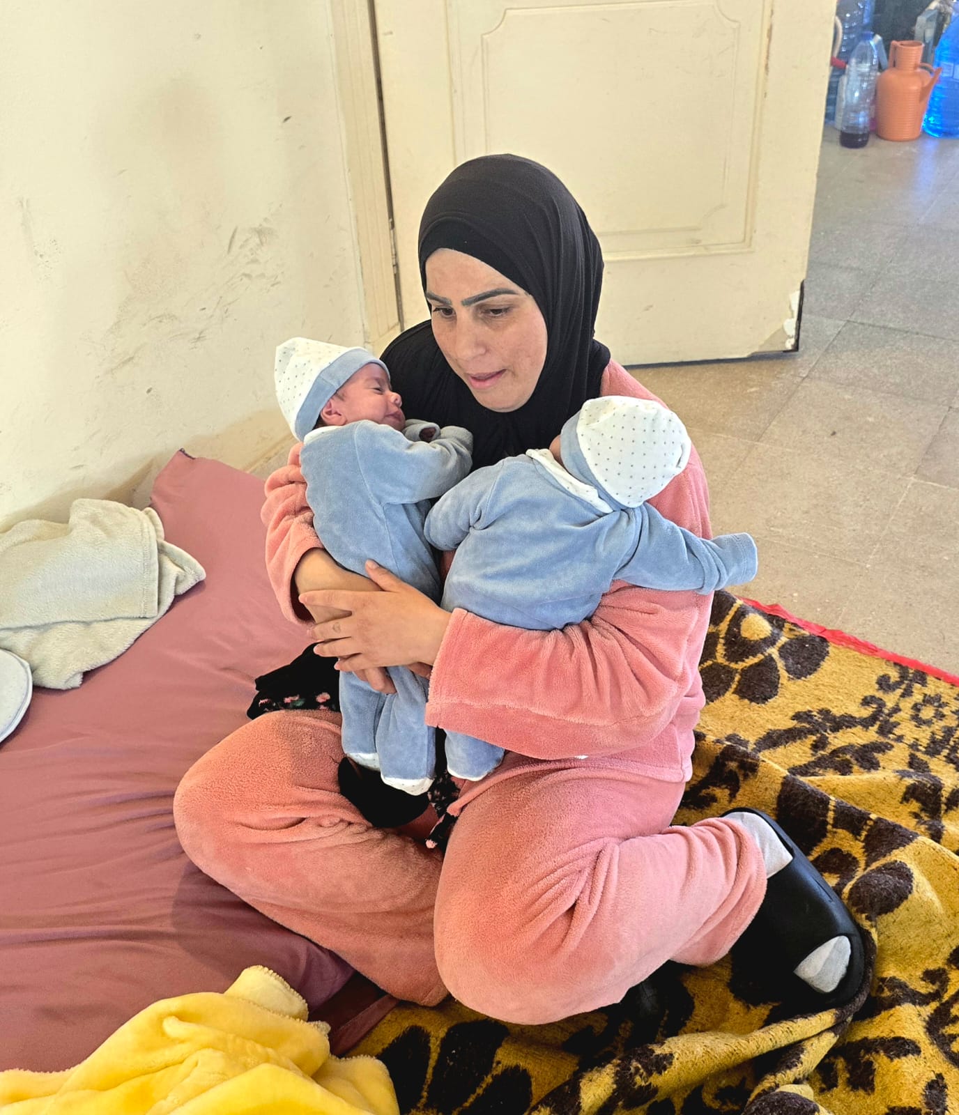 الطفلان محمد ومهدي. (أحمد منتش)