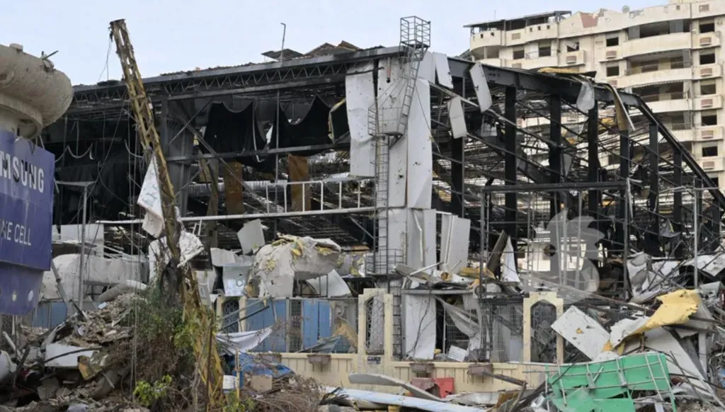 Destruction in the southern suburb of Beirut. (Nabil Ismail, archive of Annahar)