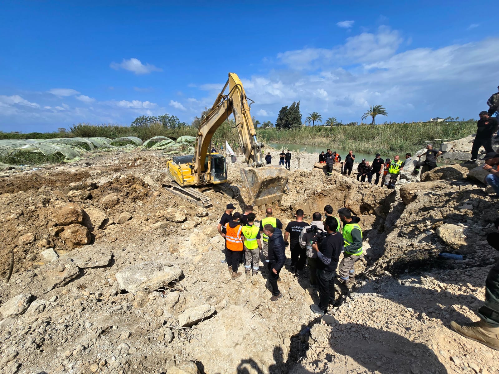 عمليات البحث والانقاذ (أحمد منتش).