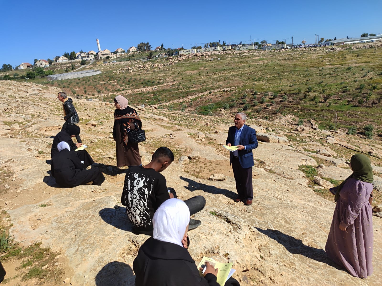 مدرسة في العراء في الضفة الغربية. (النهار)