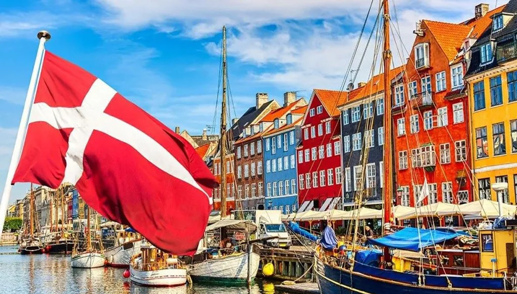 إصابات إثر تصادم قطارين في الدنمارك