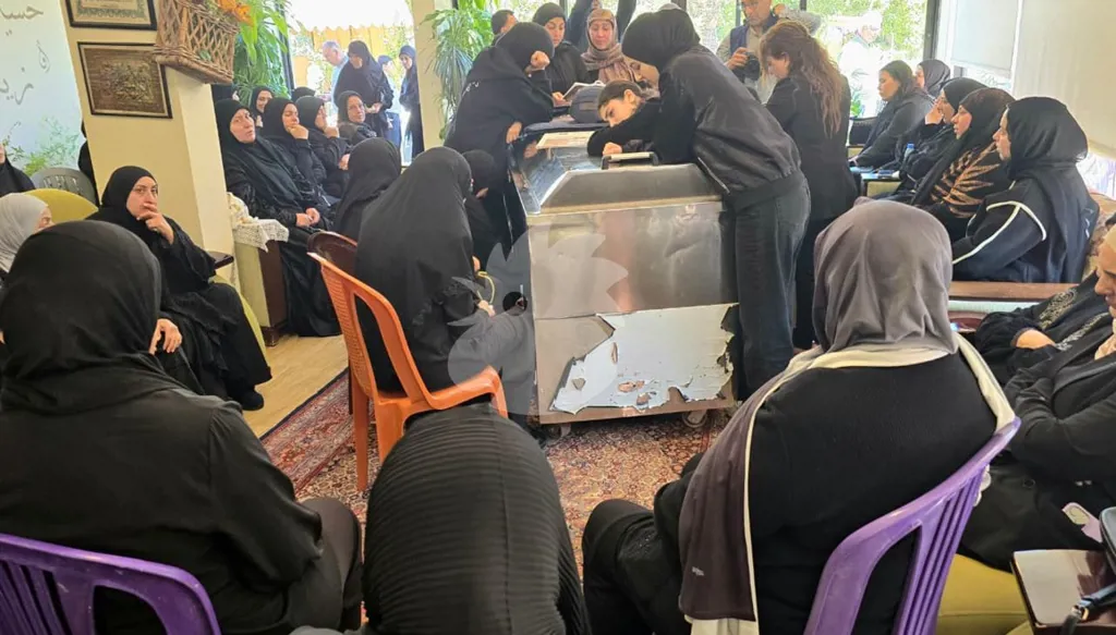 عائلة الإعلامية آمال خليل تودّعها في البيسارية جنوب لبنان (صور)