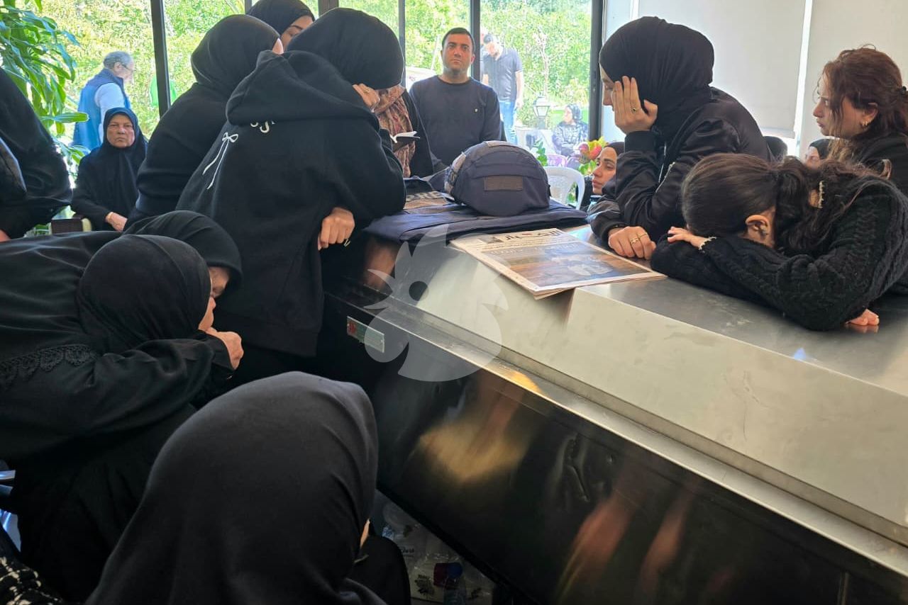 وداع مؤثر للإعلامية آمال خليل في منزلها في بلدة البيسارية جنوب لبنان (أحمد منتش).