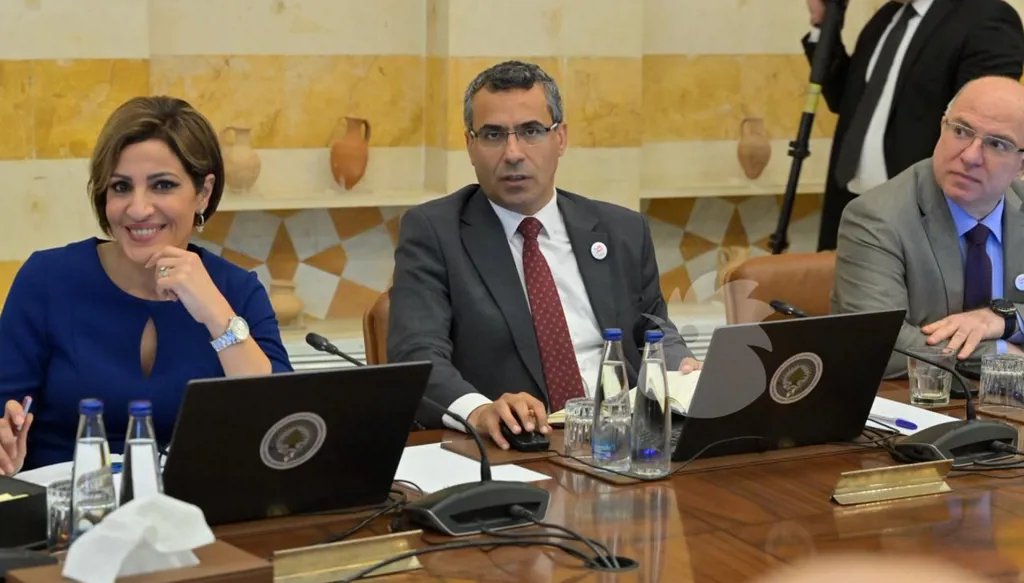 وزراء في الحكومة اللبنانية (نبيل اسماعيل).