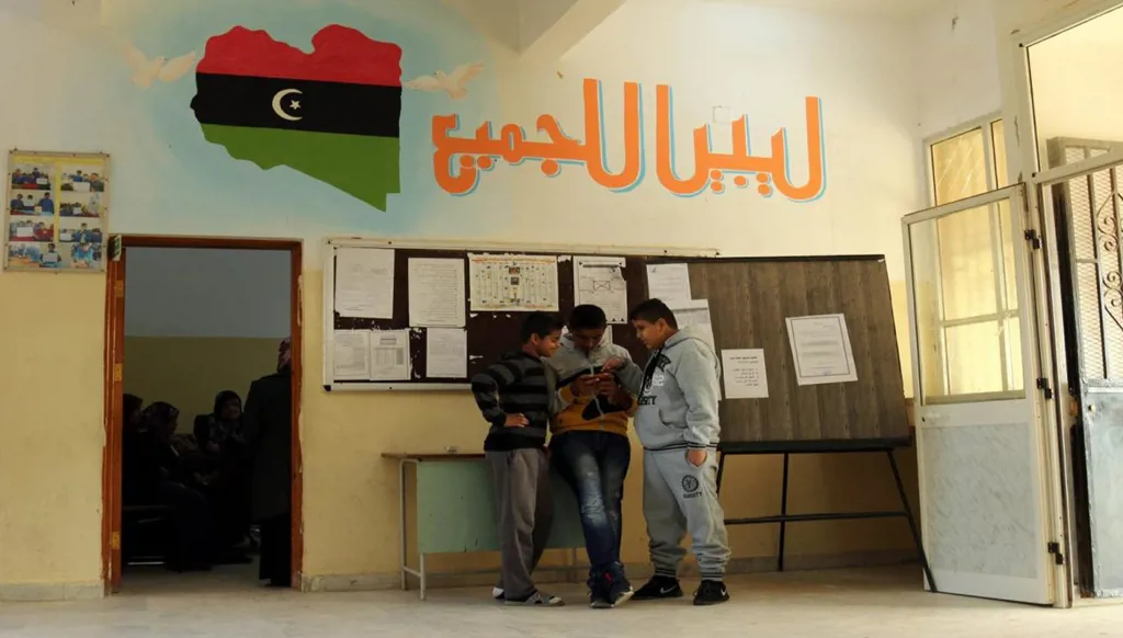 فصل الجنسين في مدارس ليبيا… المتشددون يمسكون بمستقبل التعليم؟
