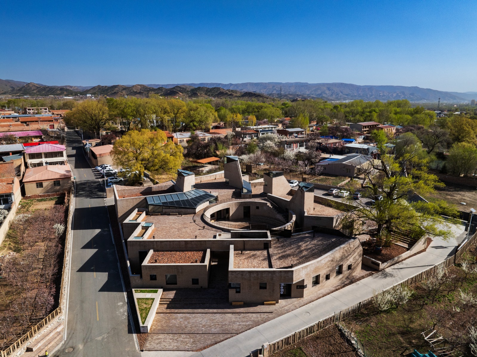 “مركز قرية ووست ووسوتو“ في الصين.