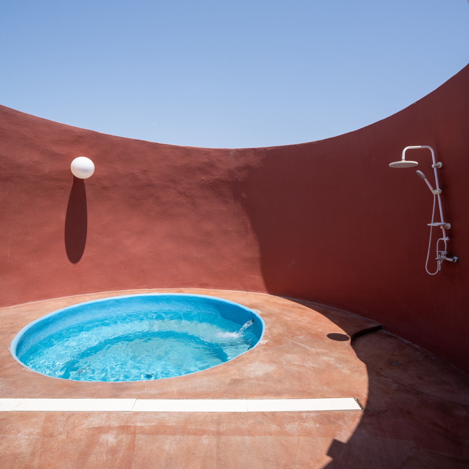 مشروع “مجرّة“ في جزيرة هرمز.