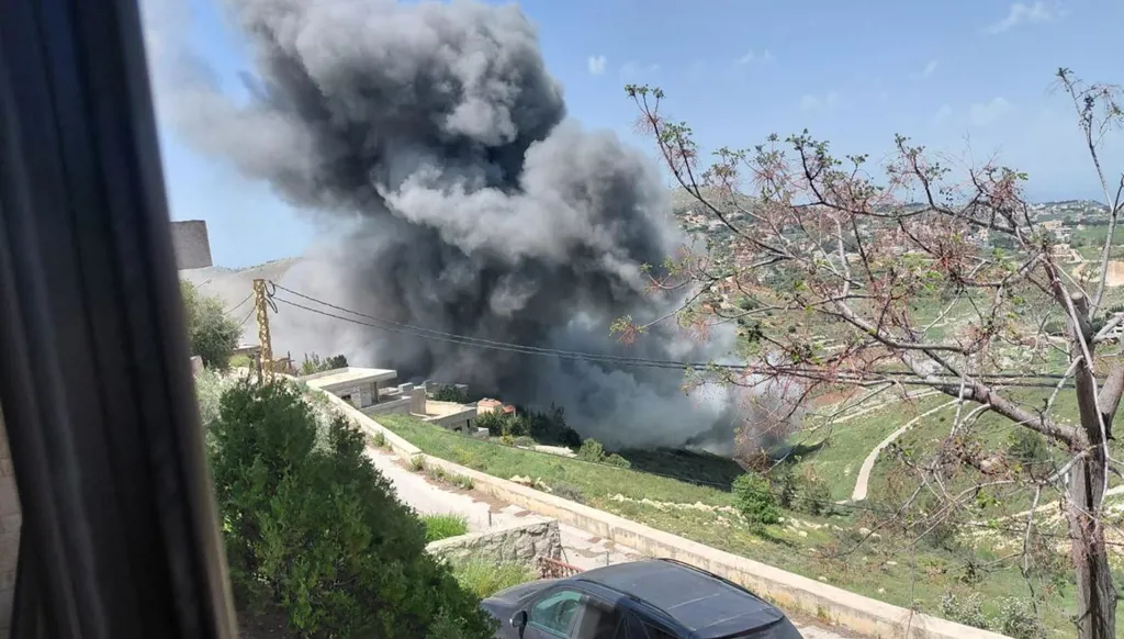 غارات إسرائيلية تستهدف جنوب لبنان... نتنياهو: وقف النار هش جداً