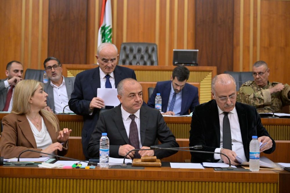 اللجان النيابية المشتركة تناقش قانون العفو العام.