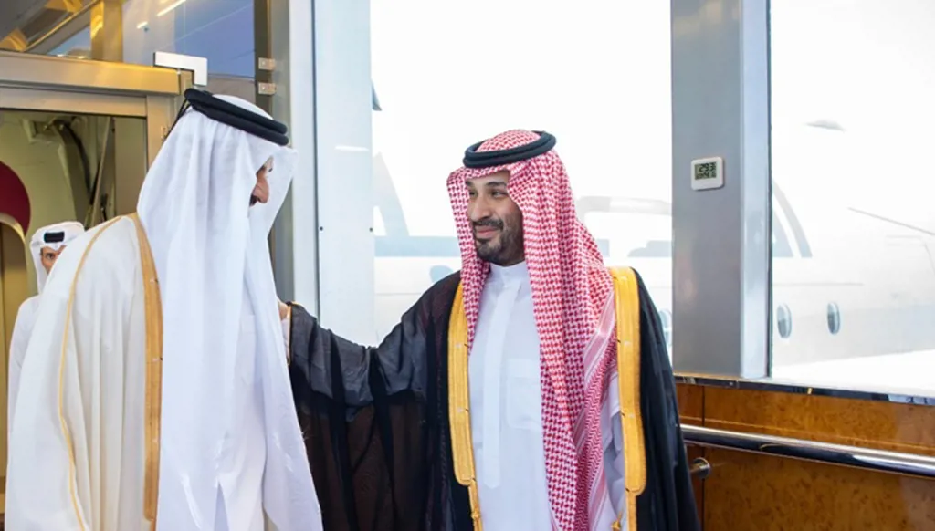 أمير دولة قطر يصل إلى جدة للمشاركة في القمة الخليجية التشاورية