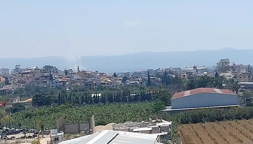 إنذارات وغارات متزامنة جنوباً... و"حزب الله" يعلن إسقاط مسيّرة