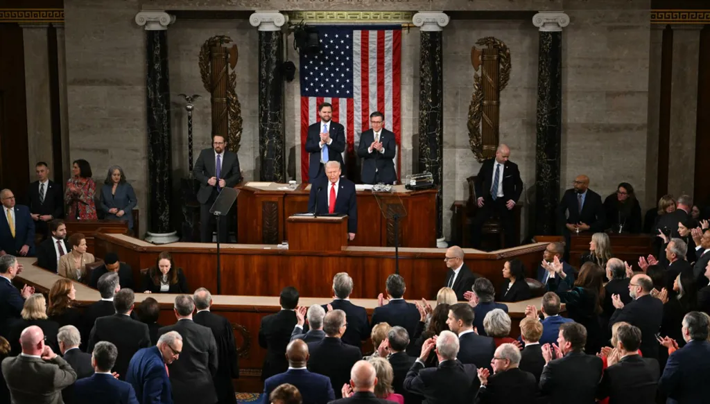 الكونغرس في سباق الستين يوماً: هل يكبح اندفاعة حرب إيران؟