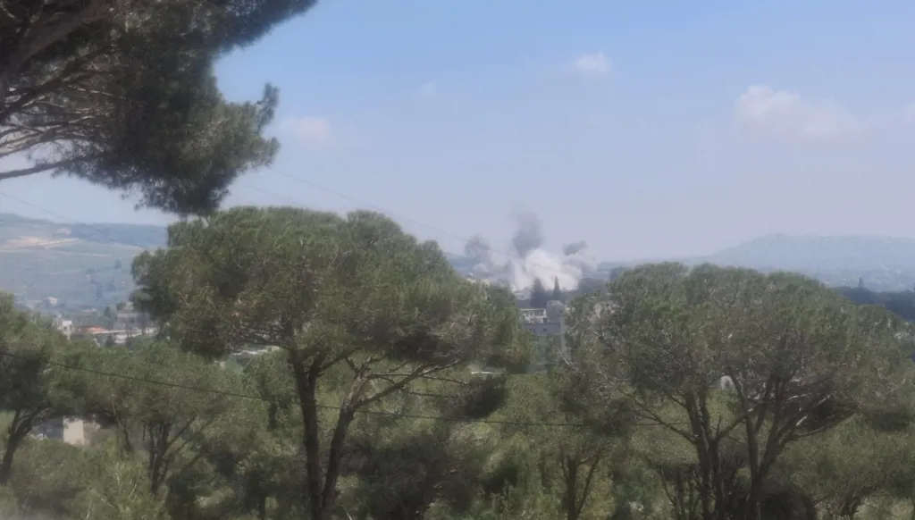 غارة إسرائيلية تستهدف النبطية (صورة متداولة)