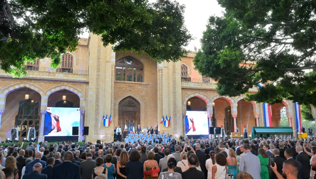 فرنسا متآزرة مع الحكومة اللبنانية ومستعدّة لقوّة عسكرية لاحقة