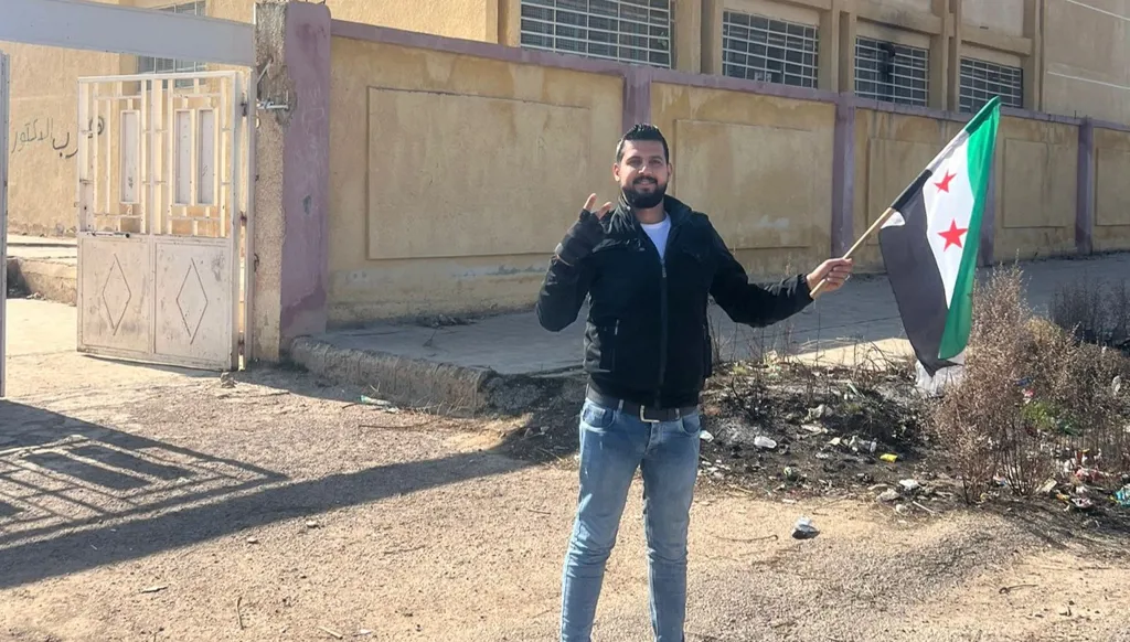 "إجاك الدور يا دكتور"... طفل درعا يواجه عاطف نجيب بعد 15 عاماً (فيديو)