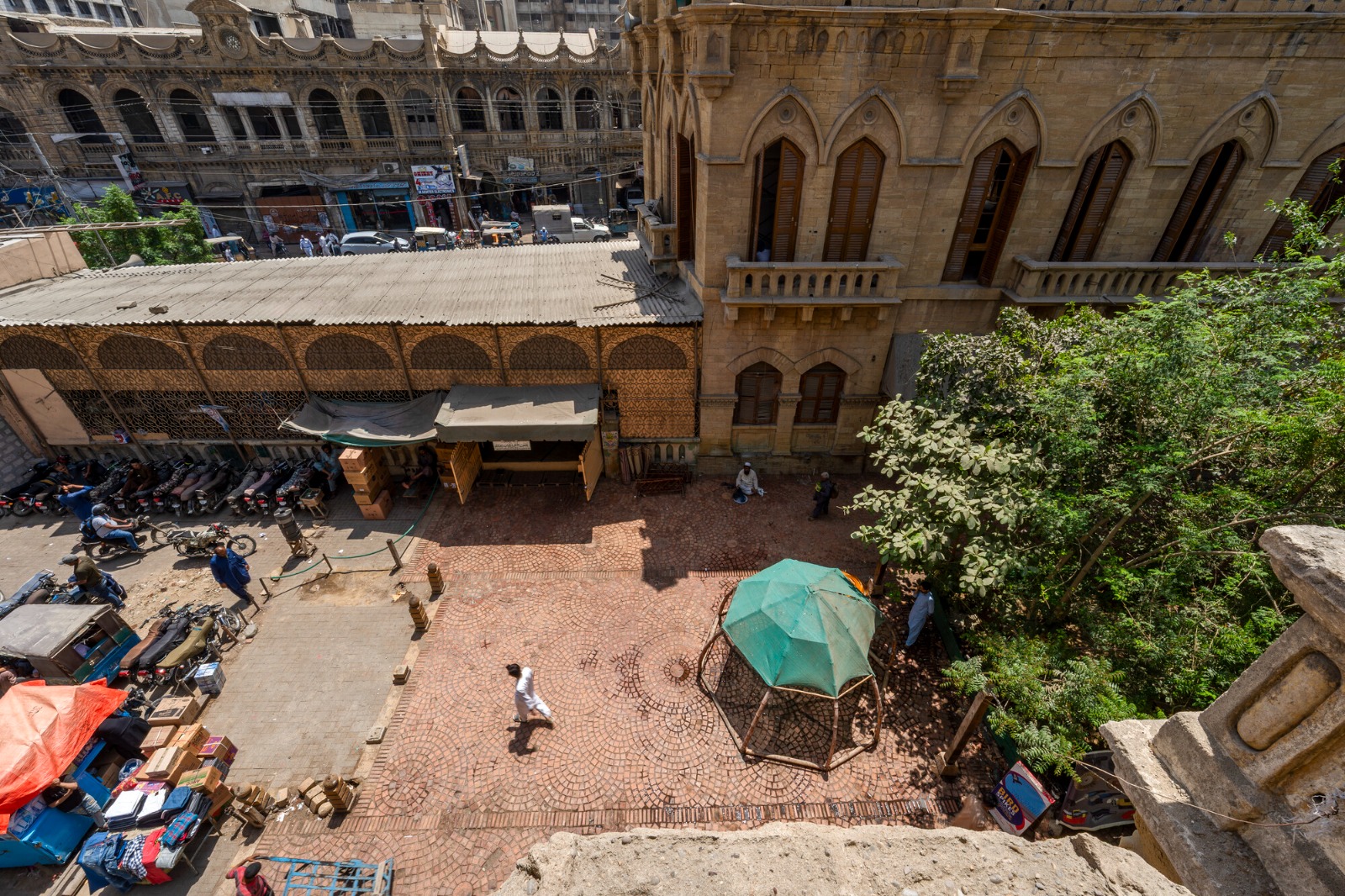 مشروع “دنسو هول راهكزار“ بكراتشي، باكستان.