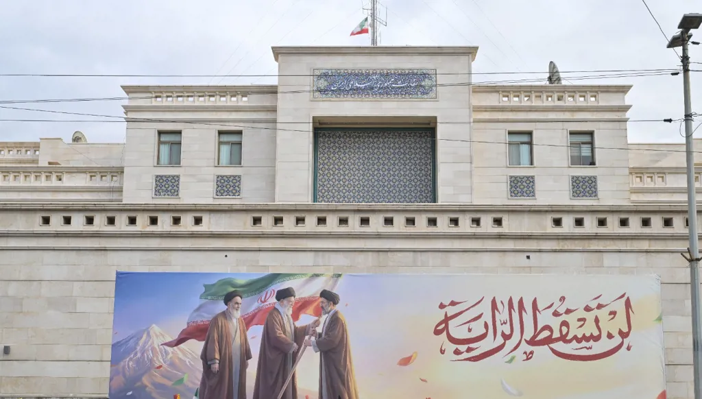 لبنان يواجه إيران ديبلوماسيّاً في خطوة غير مسبوقة... ماذا تكشف رسالة الخارجية من "أكاذيب طهران"؟