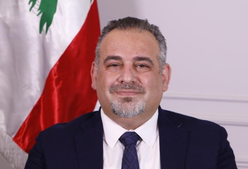 الدكتور مكرم بو نصار