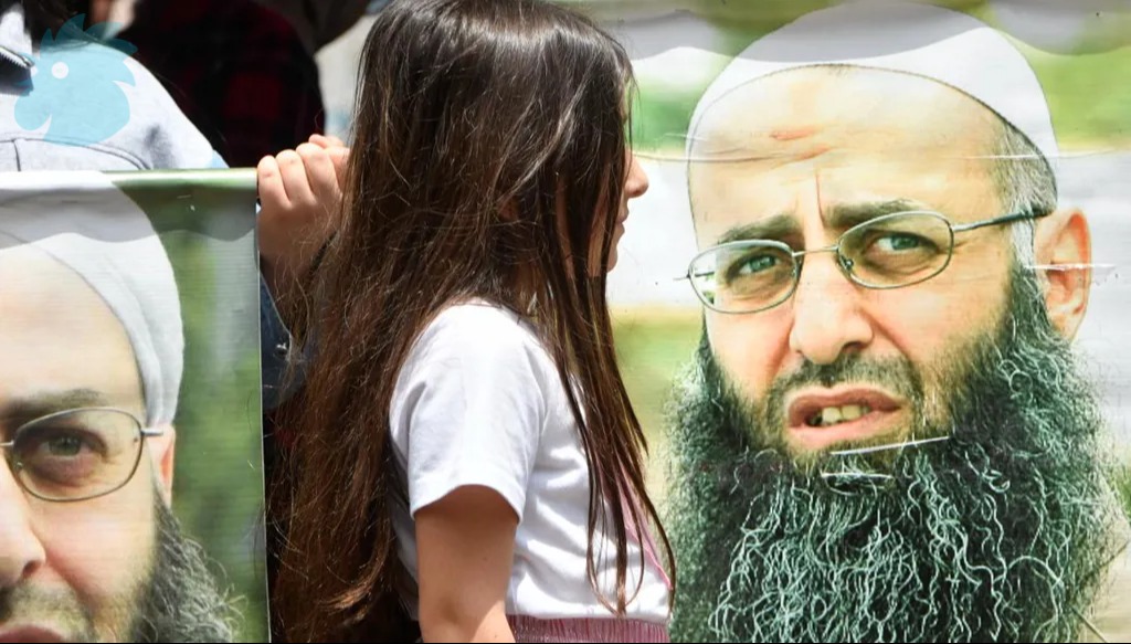 اعتصام لمناصري أحمد الأسير في الطريق الجديدة (حسام شبارو). 