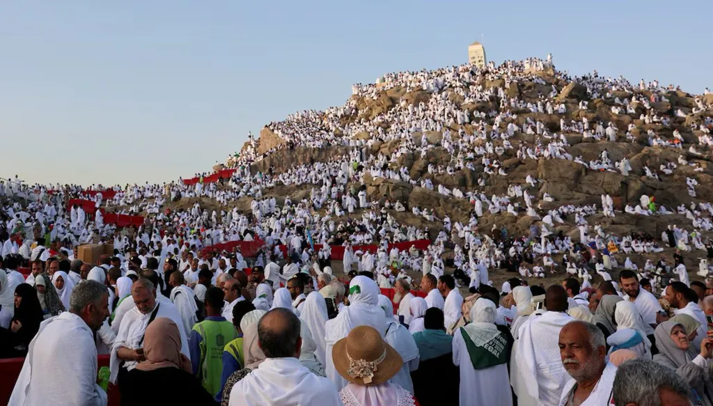 من الدرون الطبي إلى التسكين الذكي: السعودية تُحوِّل الحج إلى اختبار ميداني للتقنية