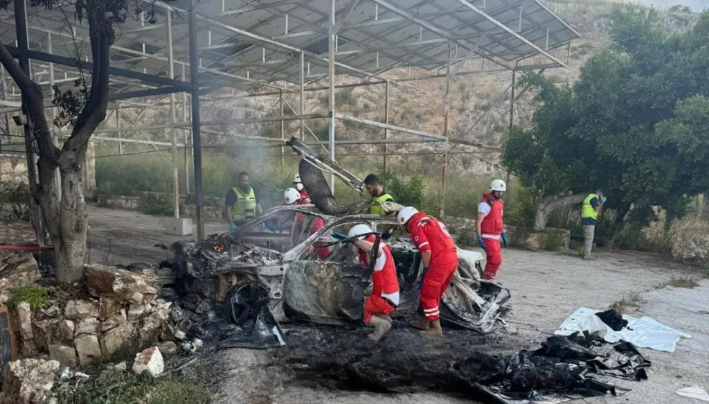 سيارة الطبيب جيمس كرم المستهدفة على طريق الخردلي - النبطية