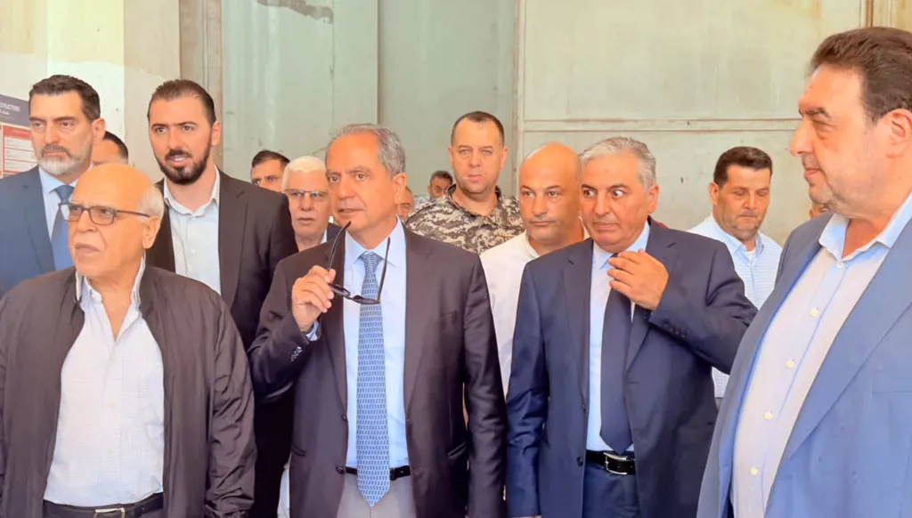 جولة وزير الطاقة والمياه في نهر البارد