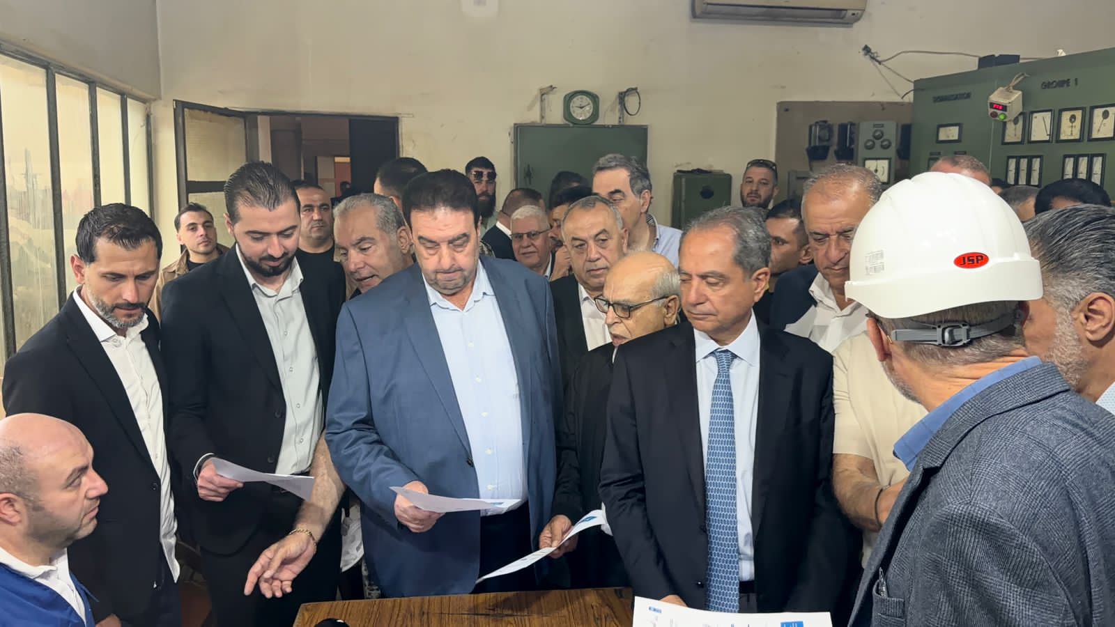 جولة وزير الطاقة والمياه في نهر البارد