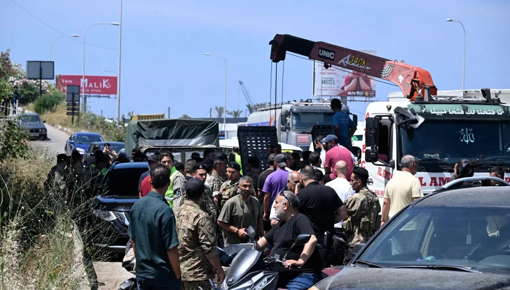 من مكان الاستهداف (تصوير: حسام شبارو).