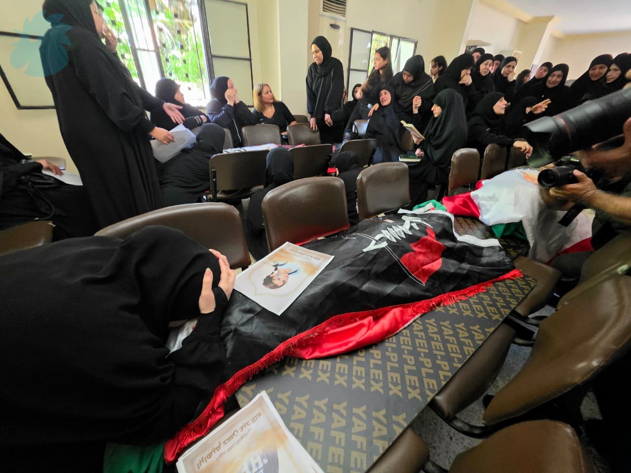 تشييع ضحايا مجزرة المراونية (أحمد منتش). 