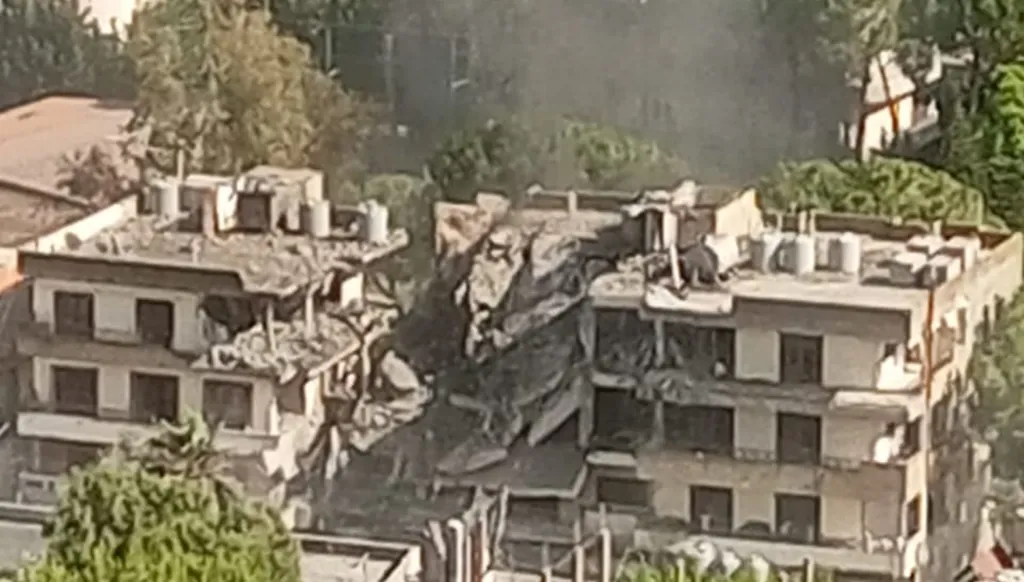 استهداف جديد لطواقم الدفاع المدني في جنوب لبنان... والغارات الإسرائيلية مستمرة