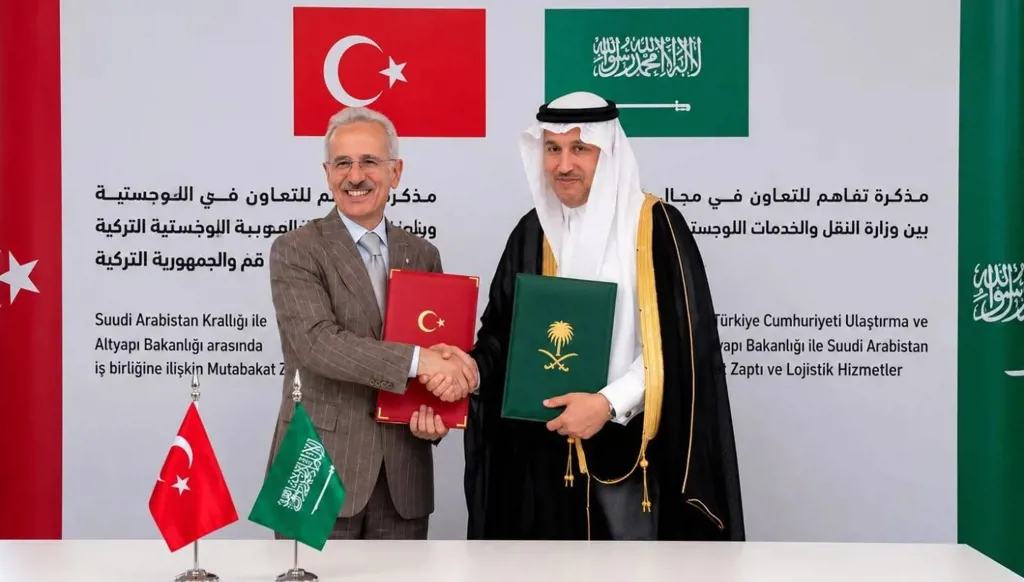 تركيا: الخط الحديدي مع السعودية سيوفر مساراً بديلاً من نفط الخليج