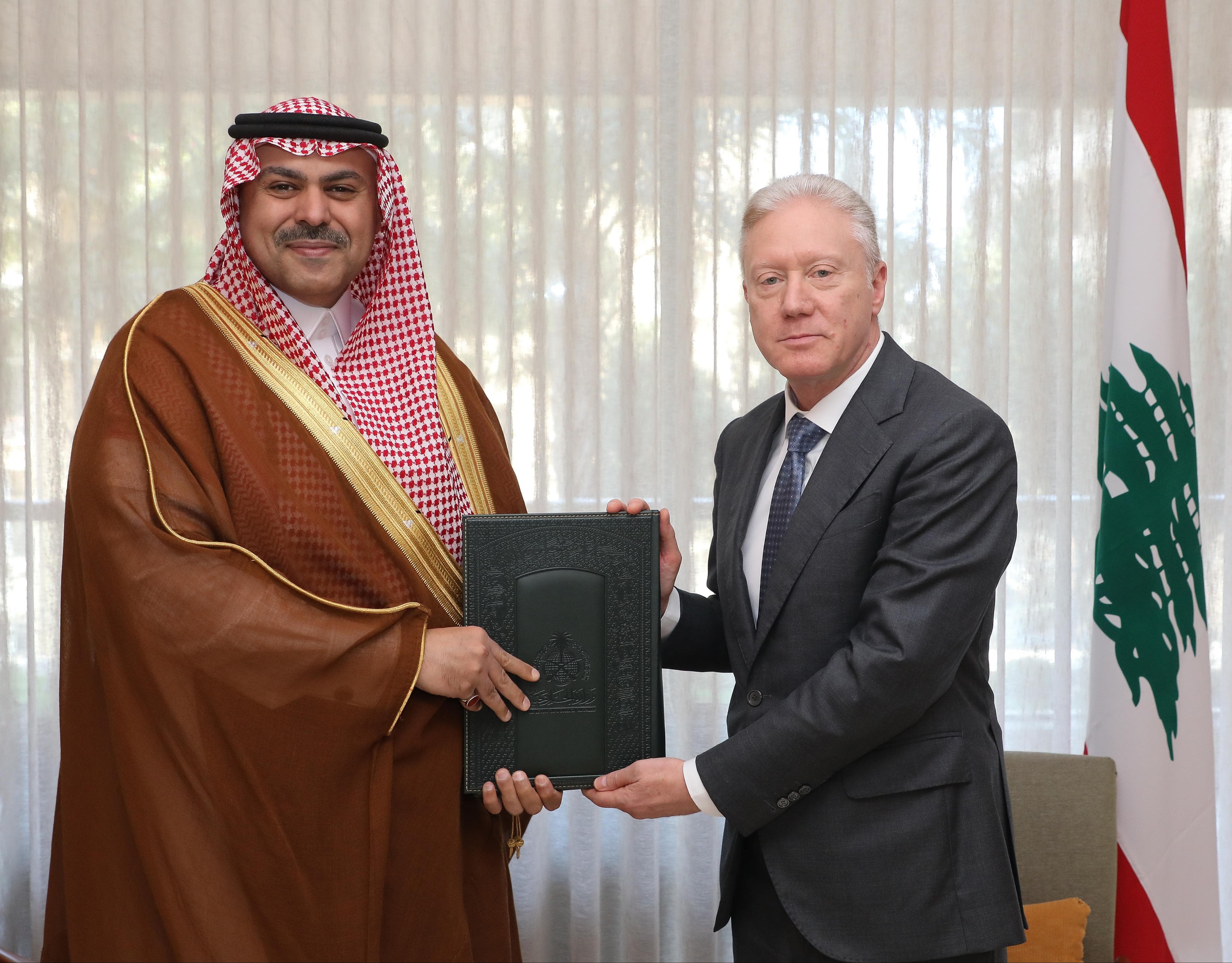 وزير الخارجية اللبناني يستقبل السفير السعودي الجديد.