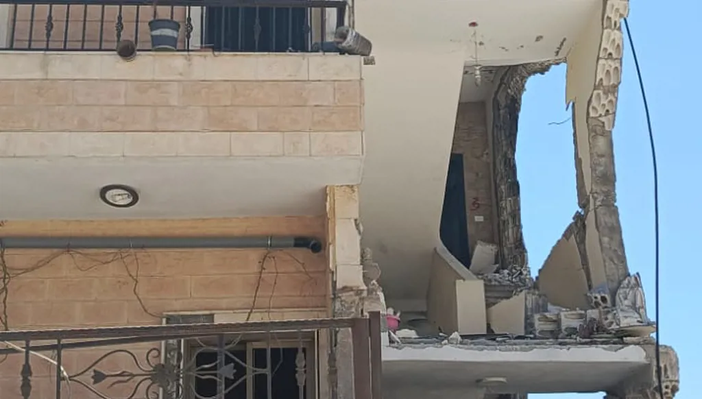 عدسة "النهار" توثّق حجم الدمار في بلدة معروب.