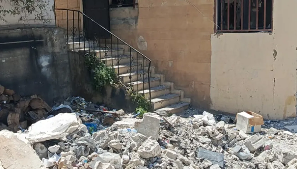 عدسة "النهار" توثّق حجم الدمار في بلدة معروب.