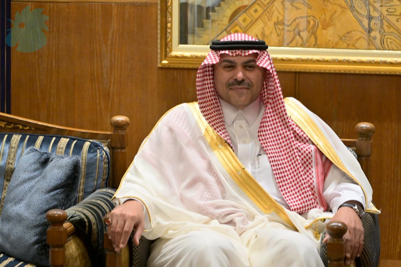  السفير الدوسري (نبيل إسماعيل). 