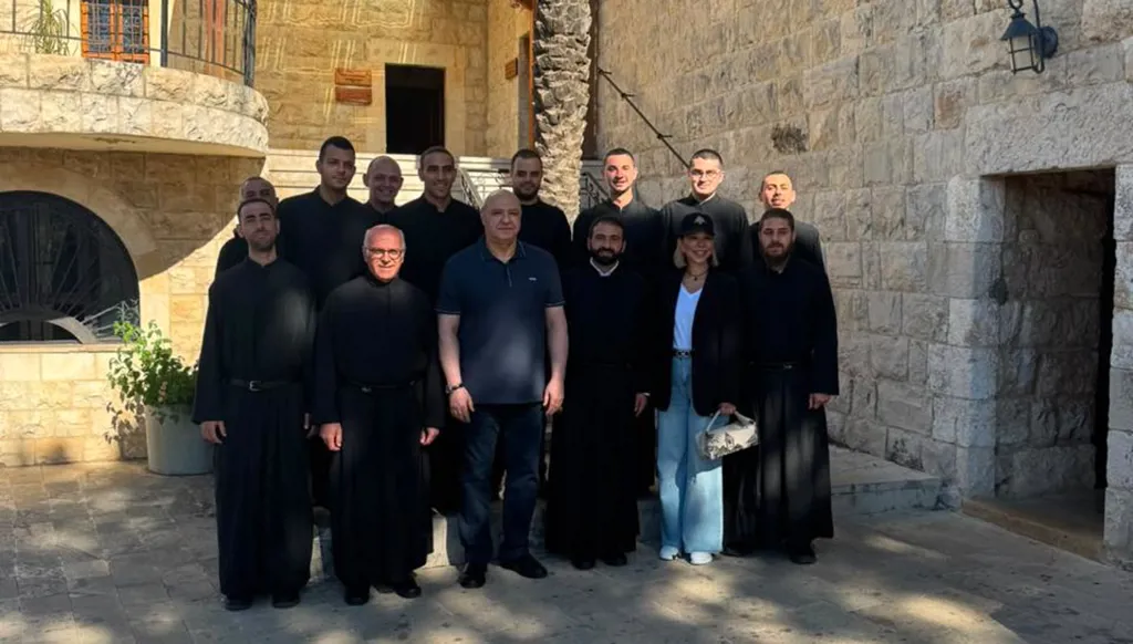 بالصور... عون والسيدة الأولى في زيارة روحية إلى كفيفان وجربتا