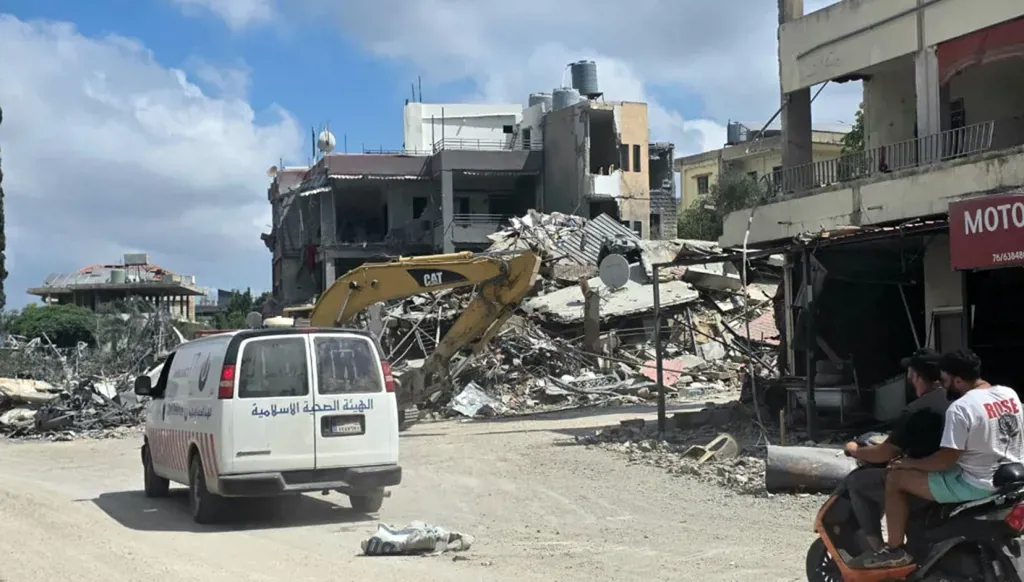 Entrance to the town of Kfar Tebnit (Ahmed Montash).