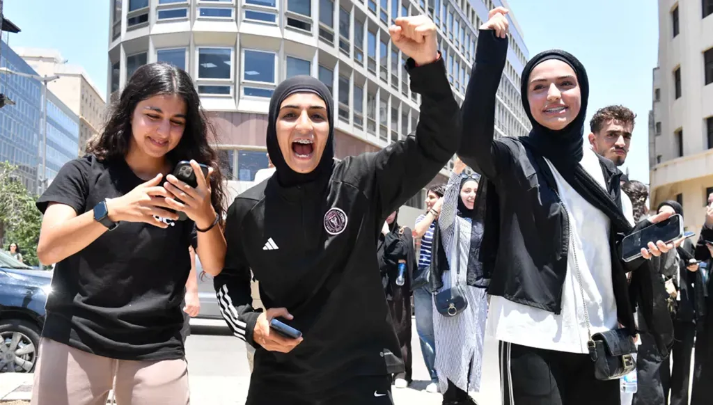 فرحة الطلاب بعد قرار مجلس الوزراء (حسام شبارو).