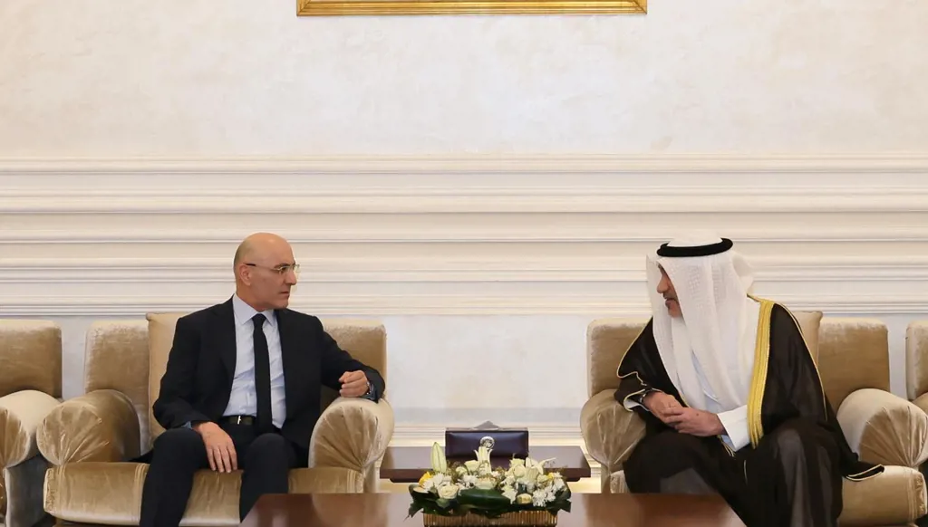 وزير الداخلية والبلديات أحمد الحجار في الكويت لتعزيز التعاون الثنائي وإطلاق خدمة البصمة البيومترية للمغتربين للمرة الأولى خارج لبنان