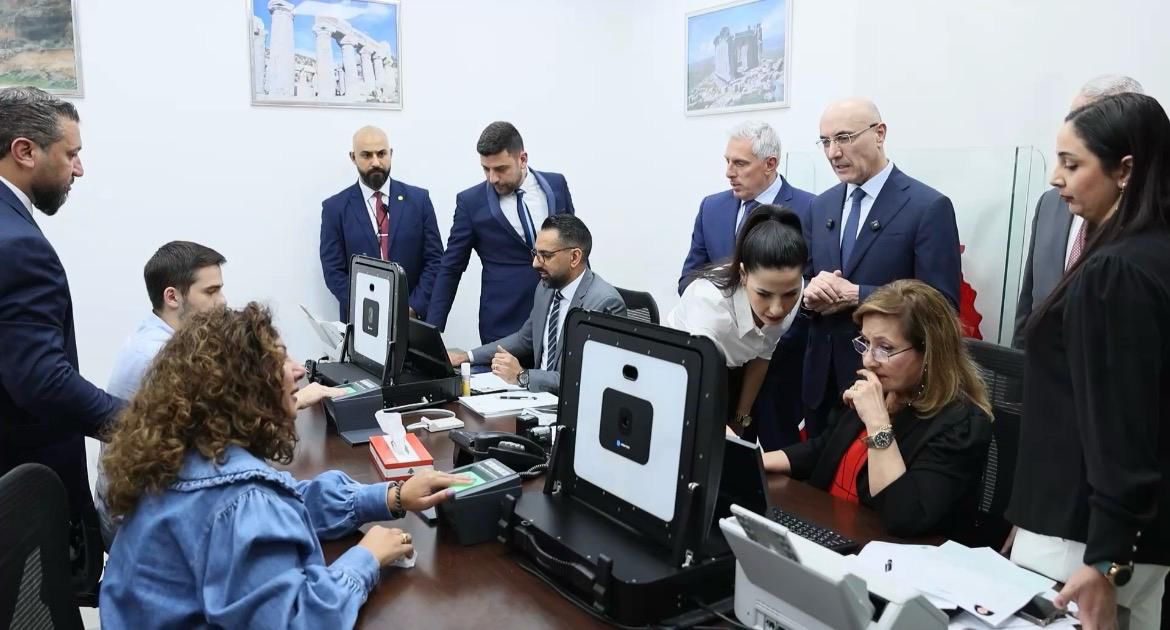 إطلاق خدمة البصمة البيومترية لإصدار جوازات السفر البيومترية اللبنانية في الكويت.