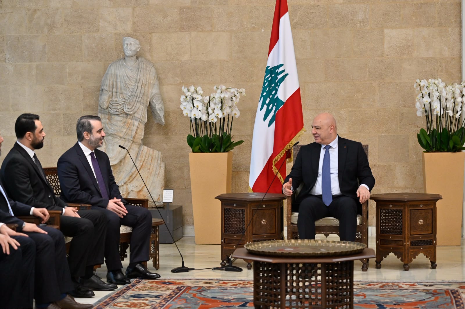 لقاء وزير الخارجية السوري أسعد الشيباني والوفد المرافق مع رئيس الجمهورية اللبنانية جوزف عون في قصر بعبدا (تصوير حسام شبارو).