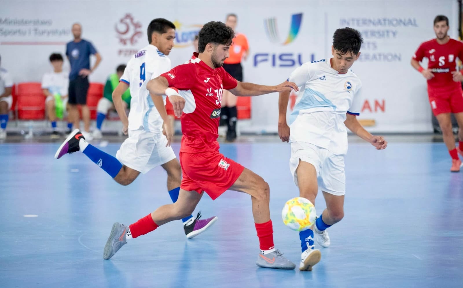 منتخب لبنان يقدّم أداءً قوياً في بطولة العالم للجامعات في كرة القدم للصالات. (وكالات)